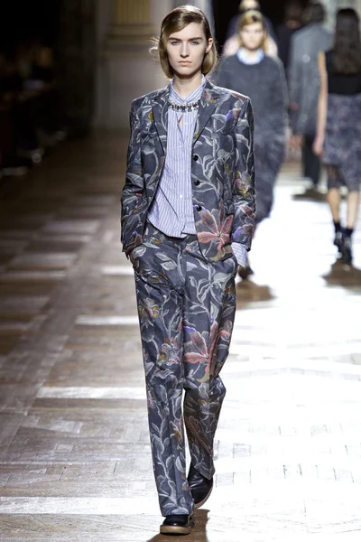 Look 22
